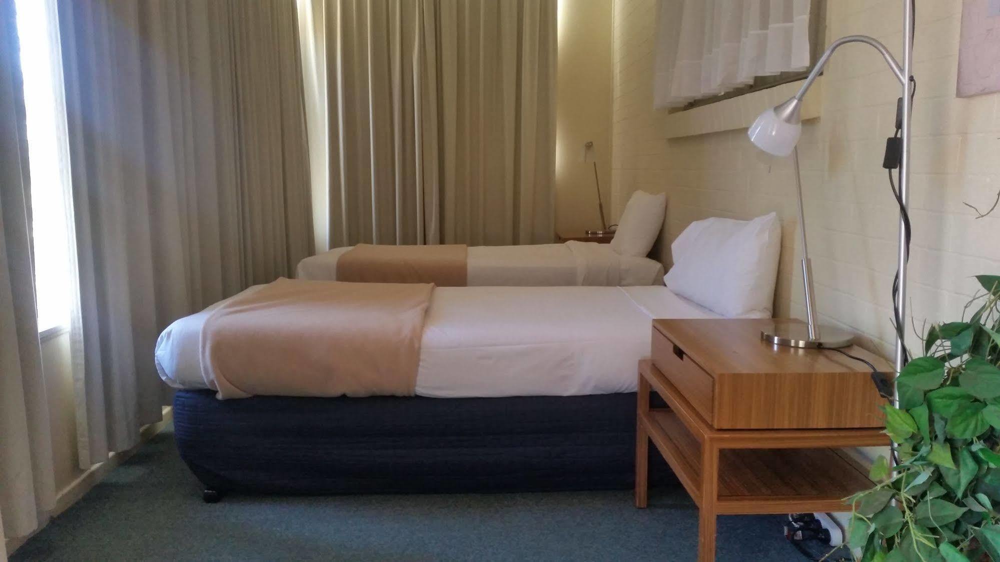 Clifford Park Motor Inn Toowoomba Esterno foto
